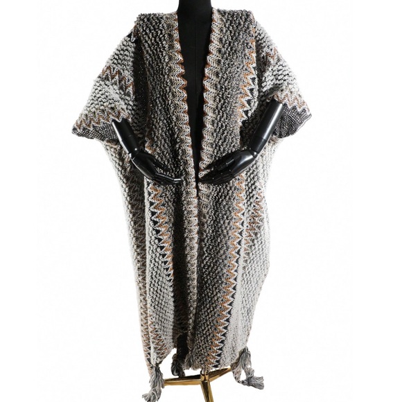 🆕 Boho Chic Knit Fringe kimono - Picture 1 of 2